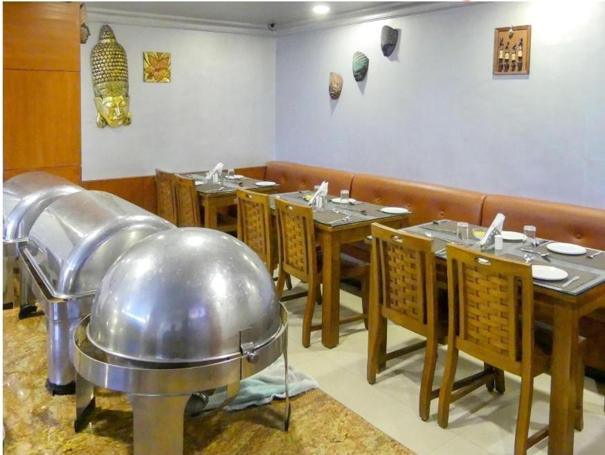 Meenakshi'S Sunshine Hotel Madurai Exterior foto